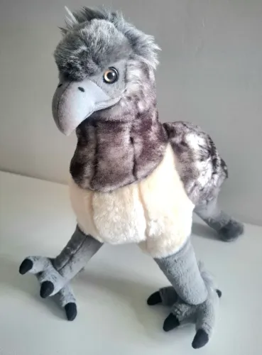 Pelúcia do hipogrifo Bicuço da franquia Harry Potter,