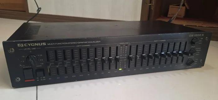 EQUALIZADOR CYGNUS GE 1800X 