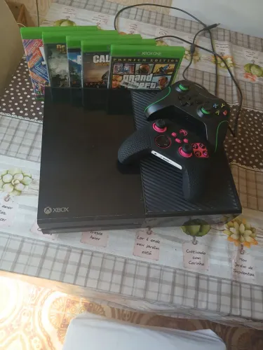 Venda de Xbox one , incluindo jogos dois controle duas baterias carregador por proximidade