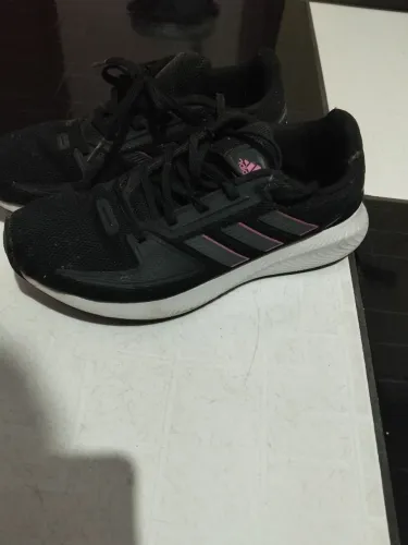 Tênis Adidas n 34