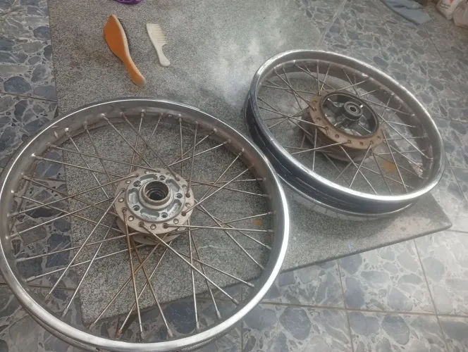 Rodas de raio Titan 150
