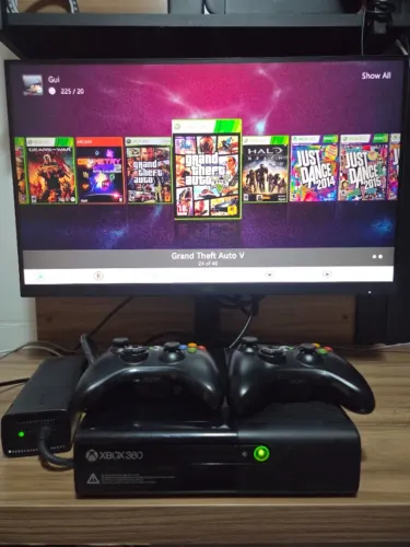 XBOX 360 Desbloqueado 2 Controles 500GB