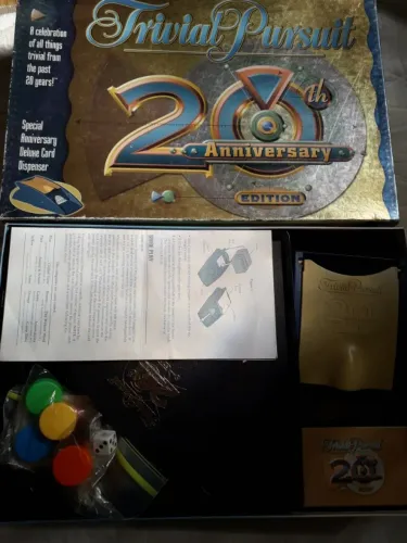 Trivial Pursuit 20 Aniversary Da Hasbro Made In Usa - Completo (Usado)