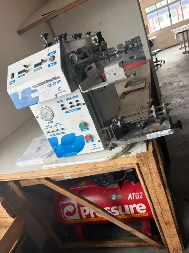 Máquina para estampar copo 