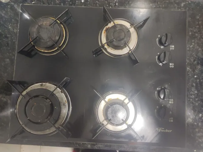 Fogão Cooktop 4 bocas apenas 1 botão enterrado mas tem concerto, o resto funcionando!