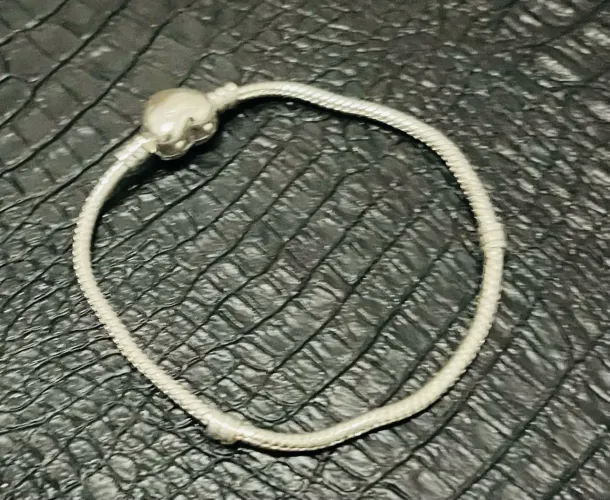 Pulseira de berloques (estilo Pandora)