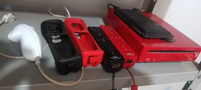 Nintendo Wii EUROPEU Vermelho(o melhor + Hdmi + Motionplus + Jogo 2 Controles + Motionplu