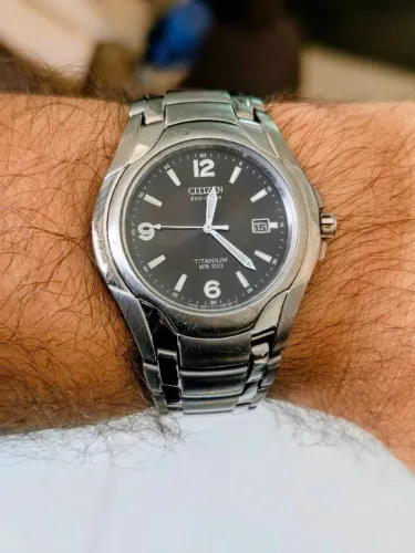 Relógio Citizen Eco-Drive BM6060-57F 180 WR100 em Titânio