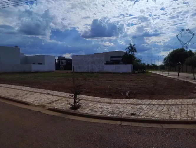 Lote em Condomínio Residencial 380m² - Jardim Royal, Rondonópolis próx. laguinho