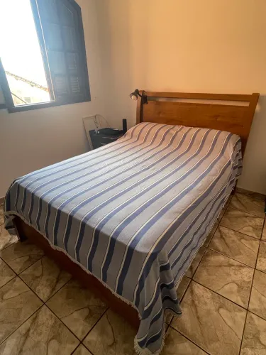 Cama de casal e colchão