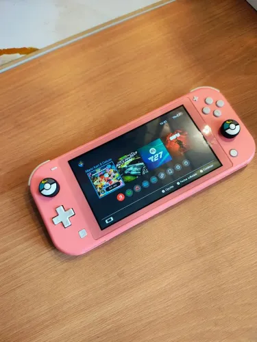 Nintendo Switch Lite DESBLOQUEADO Impecável
