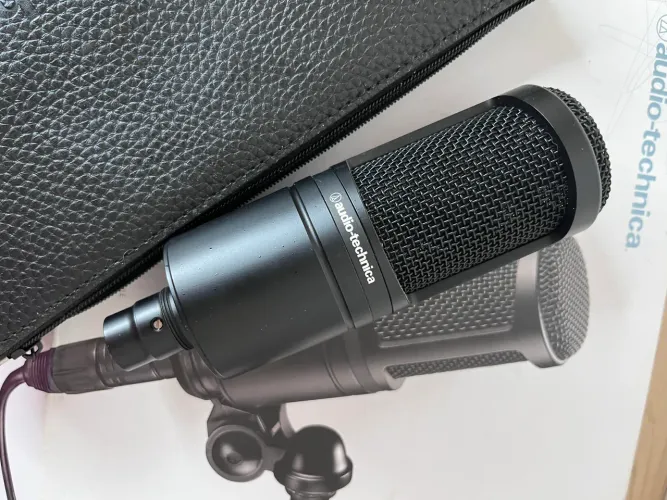 Microfone AT2020 - Som Limpo p/ Voz e Gravação