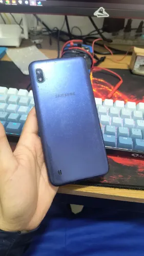 Celular barato A10 Tela nova