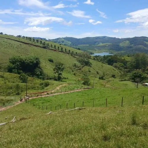 Terreno de 1.700m2 em Piracaia - agua e luz, vista para serra e represa