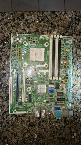 Vendo placa mãe ddr3 HP + processador AMD e 6 de memória RAM