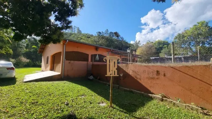 Excelente chácara de 4.000m² na zona norte de São José dos Campos - SP