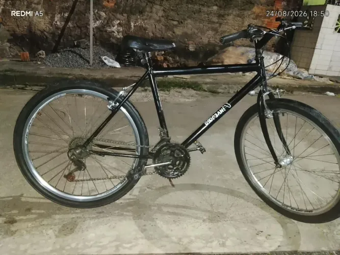 Bicicleta na cor preta,pronta para uso. Zap: *11