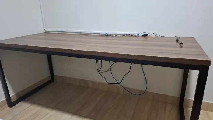 Mesa de escritório usada