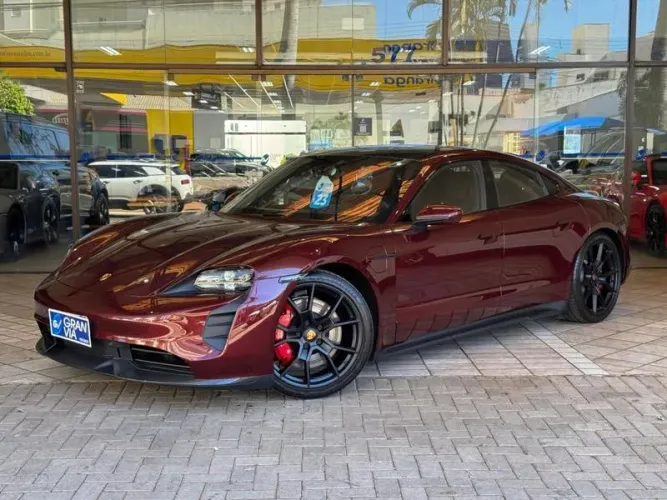 Porsche Taycan GTS (elétrico) 2023