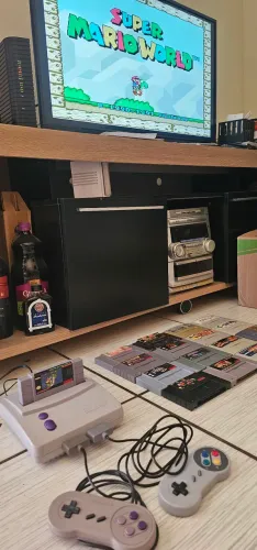 Super Nintendo Baby com dois controles é com vários jogos