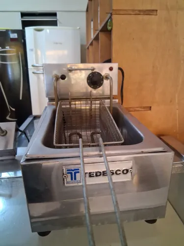 Fritadeira completa mais duas resistências.