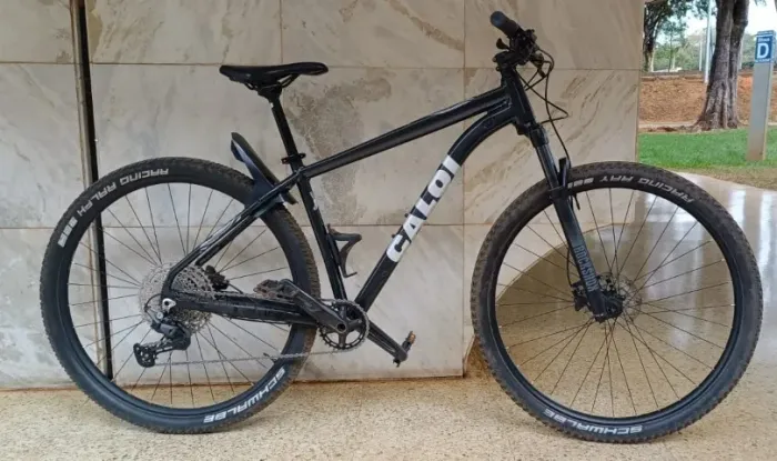 Mountain Bike Caloi Explorer Pro Aro 29 - Tam. M (único dono, com Nota Fiscal)