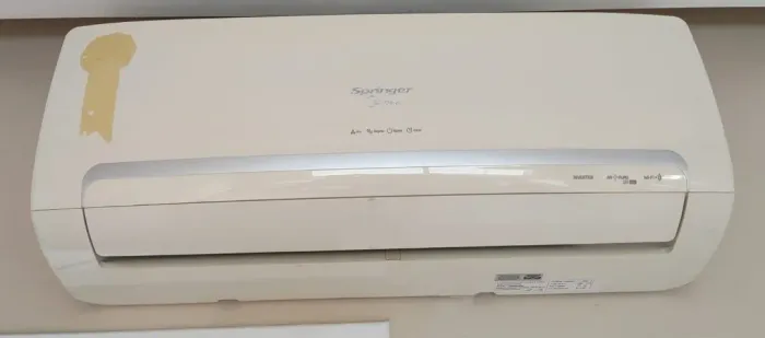 Evaporadora Springer Midea 9000 btus inverter usada 