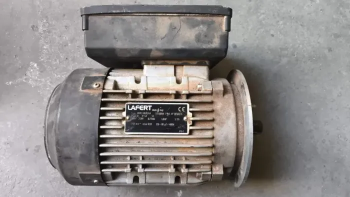 Motor Elétrico Lafert 1CV Monofásico 220V com Flange B5 - 1710 RPM