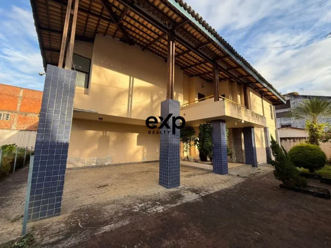 Casa à venda em Valença, BA, bairro da Graça 04 suites