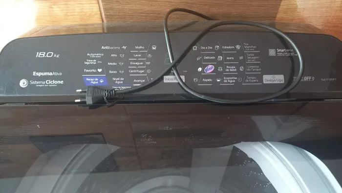 Maquina de lavar e micro-ondas