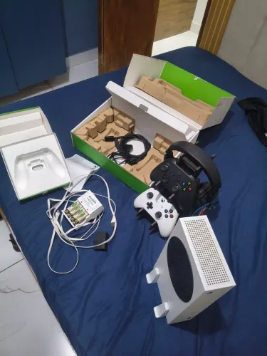 Xbox séries s dois controles + 5 itens