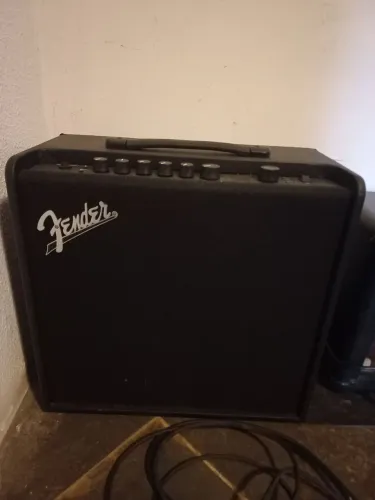 Amplificador de guitarra fender mustang 50