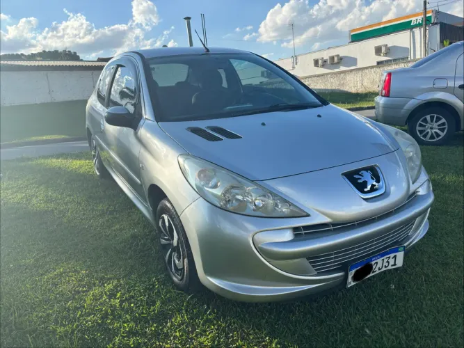 Peugeot 207 XR 1.4 Flex 8V 3P 2013