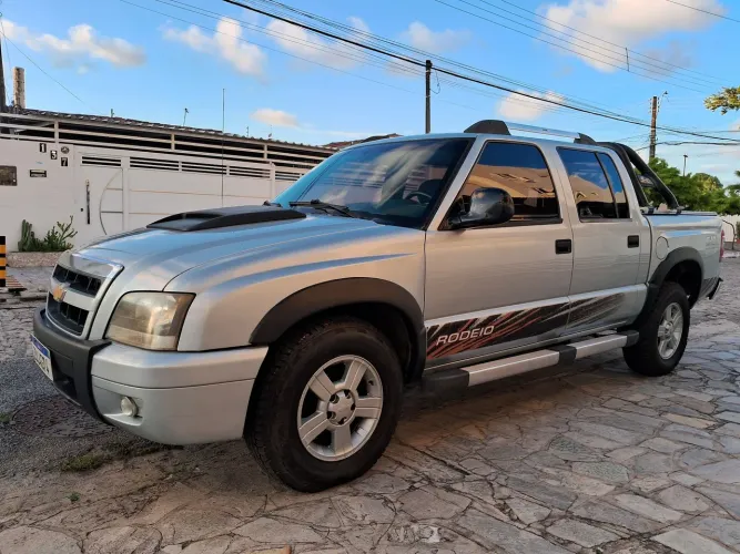 Chevrolet S10 P-up Colina 2.8 TDI 4x2/4x4 CD Dies. 2010