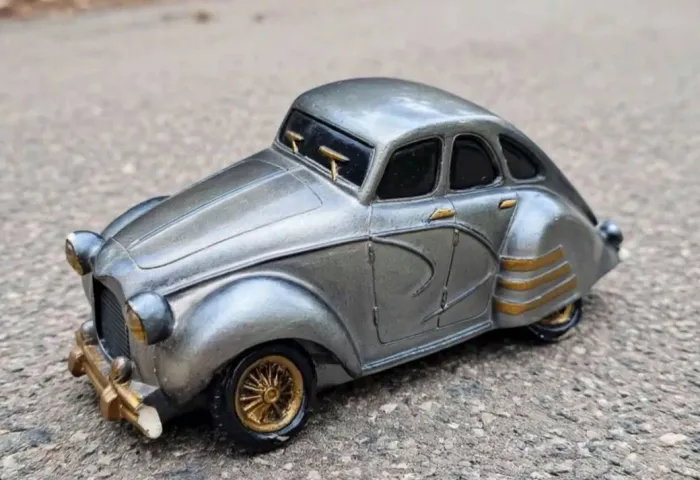 Morris Minor, um clássico britânico produzido entre 1948 e 1971. Raridade são dois