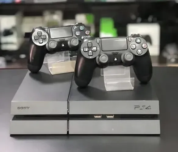 Vendo PlayStation 4 * leia a descrição *