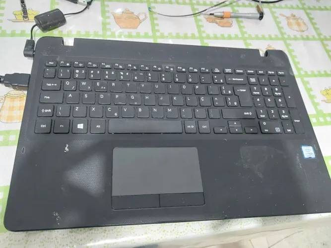 Notebook Samsung core i3 4 de ram só parte de baixo sem tela 
