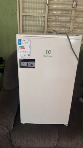Frigobar Electrolux 90L Branco Efficient com Controle de Temperatura EM90