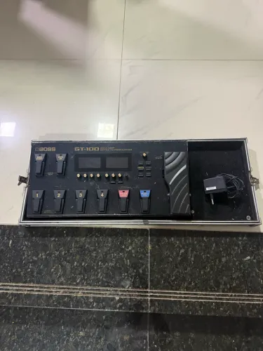 PEDALEIRA BOSS GT-100 MULTIEFEITOS COM FONTE