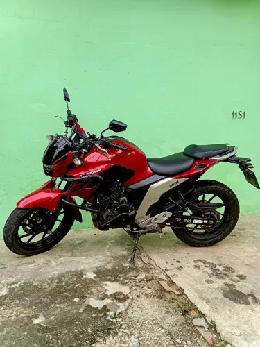 Vendo ou troco Fazer 250