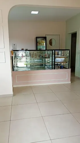 Vende-se Confeitaria Completa Com Ponto Comercial