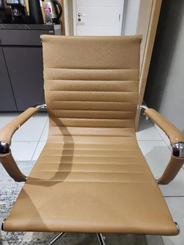 Cadeira Executiva Giratória Caramelo