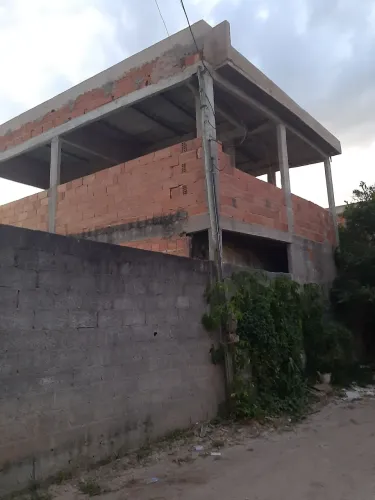 Vendo casa com ponto de comércio 
