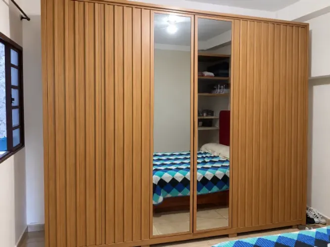VENDO GUARDA ROUPAS CASAL 6 PORTAS