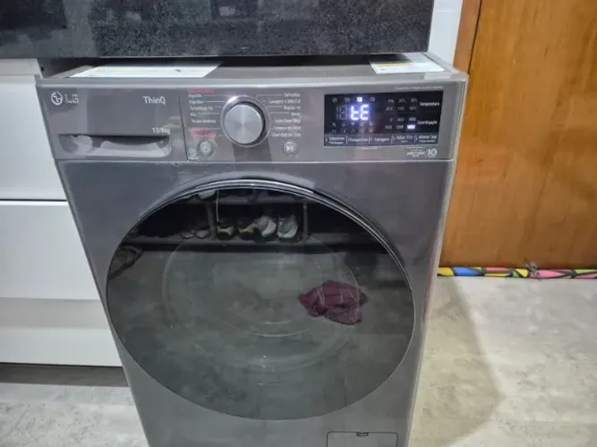 LAVA E SECA LG 13 Kg COM DEFEITO