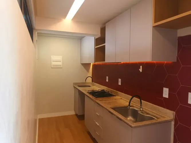 DOIS QUARTOS, SUITE, VARANDA. ALUGUEL NO BAIRRO DA TORRE.