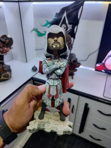 Estátua figure Ezio Assassins Creed brotherhood