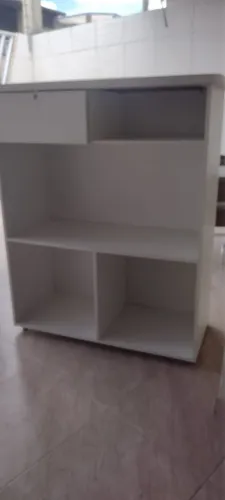 Balcão de loja branco