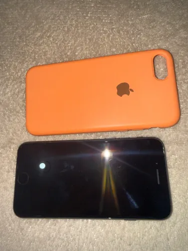 IPHONE SE (2020)