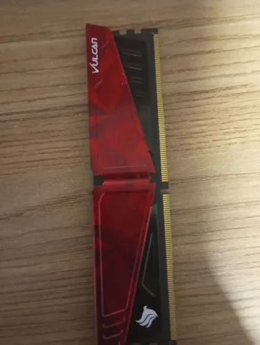 ? Memória RAM DDR4 8GB 3000MHz - Desktop